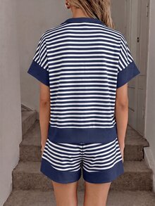 SHEIN LUNE 女款休閒端莊沿海風夏季度假通勤沙灘穿搭 藍白條紋短袖上衣與短褲 2件套 - 藏蓝色 - 查看 2
