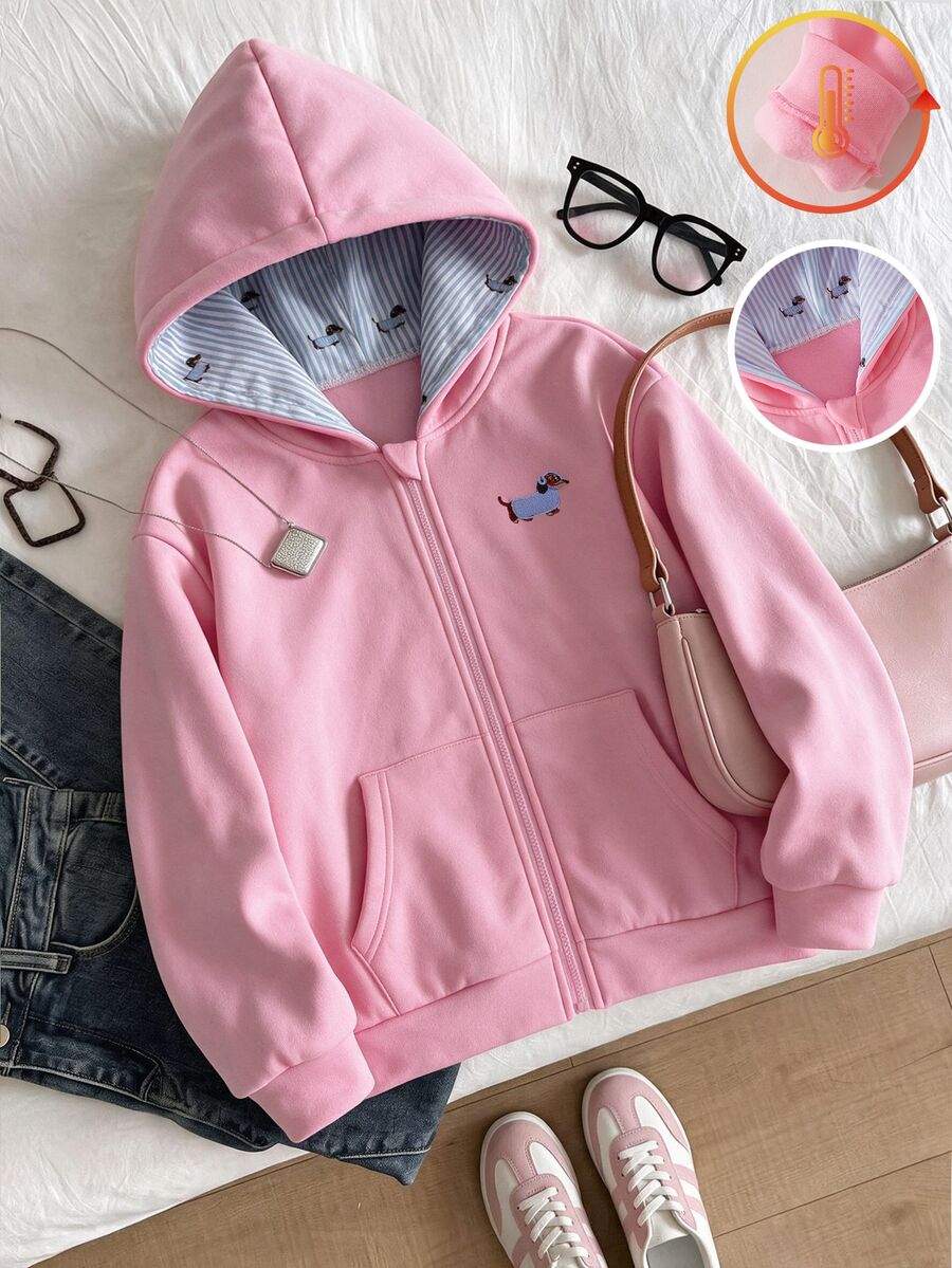 SHEIN Sparklyn 少女休閒度假可愛戶外玩樂校園通勤針織聚酯纖維舒適柔軟小狗圖案刺繡數位印花條紋設計粉色連帽拉鍊口袋長袖夾克時尚百搭萬聖節聖誕節秋冬季外套 - 粉色 - 查看 1