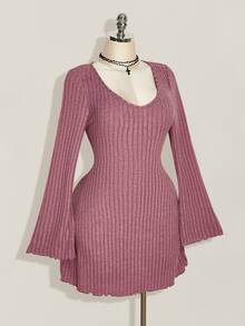 SHEIN ICON 女款秋冬復古休閒 80年代極簡 V 領喇叭袖毛絨羅紋紫色緊身洋裝 秋季外出約會穿搭 - 酒紅色 - 查看 5