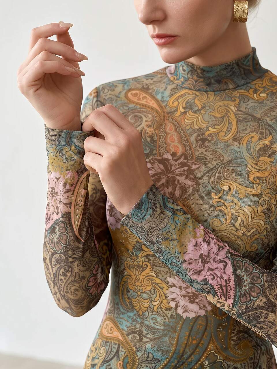 MOTF WOMEN'S FLORAL PAISLEY PATTERN FITTED VERSATILE DAILY WEAR TOP