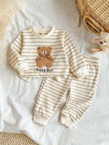 SHEIN Vintaside Kids 2件組男嬰幼兒運動衫+運動長褲套裝，可愛奶油卡其色熊圖案蝴蝶結條紋長袖圓領休閒戶外秋季連身衣假期裝 - 杏色 - 查看 1