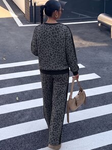 SHEIN EZwear 女款大尺碼V領長袖豹紋上衣與長褲兩件套 - 彩色 - 查看 2
