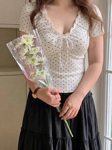 Dazy Plus 夏季波點滿版印花抓皺無袖V領套頭休閒修身大尺碼女款背心 - 白色 - 查看 3