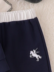 2件組幼女長袖上衣+長褲套裝 英倫風海軍藍馬刺繡對比領長袖 Polo 聚會秋季運動上衣 - 寶藍色 - 查看 6