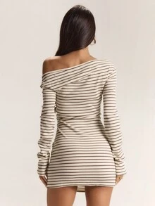 SHEIN BAE Gaun Rajut Mini Pas Badan dengan Bahu Asimetris Bergaris untuk Musim Gugur/Dingin - MultiWarna - View 2
