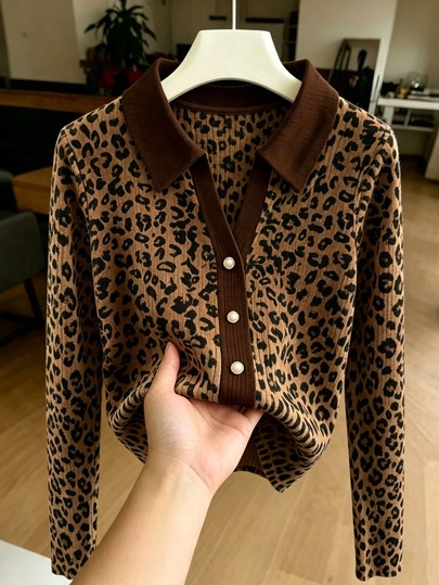 Franclia Camiseta casual de verano con estampado de leopardo para mujer, camiseta de manga larga para mujer, camiseta con cuello y estampado de leopardo con decoración de botones de perla, adecuada para diversas ocasiones, camiseta para mujer