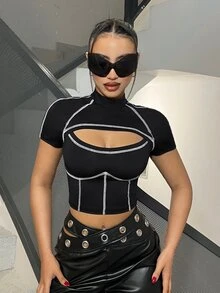 SHEIN ICON Y2K 女款黑色鏤空設計夜店風修身假領拼接縫線絎縫紋理領口鏤空T恤 - 黑色 - 查看 3