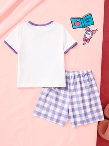 HELLO KITTY AND FRIENDS | SHEIN طقم ملابس منزلية للبنات الصغيرات مكون من توب بأكمام قصيرة مطبوع عليه حروف وشورت كاروهات - متعدد الألوان - مشاهدة 2