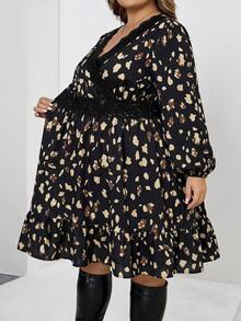 SHEIN CURVE+ Plus Size Autumn Vintage Floral Lace Trim V-Neck A-Line Dress - Black - View 6
