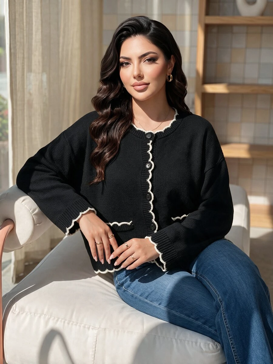 Dripcurv كارديجان نسائي مقاس كبير للخريف/الشتاء أنيق للاستخدام اليومي مزين بحافة دانتيل وتصميم كتل لونية وأزرار أمامية وأكمام طويلة - أبيض وأسود - مشاهدة 1