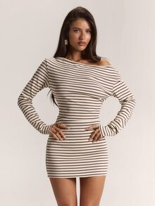 SHEIN BAE Gaun Rajut Mini Pas Badan dengan Bahu Asimetris Bergaris untuk Musim Gugur/Dingin - MultiWarna - View 4