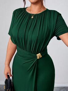 Reflora Plus Size Elegant Metal Decor Pleated Short Sleeve Dress - Dark Green - View 7