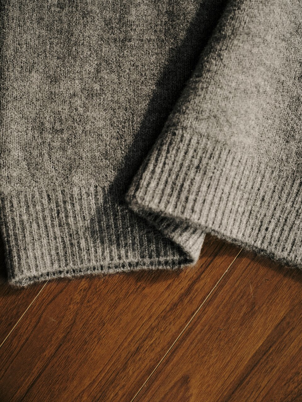 MOTF AUTUMN/WINTER PEARL FLOWER GREY CASUAL SWEATER