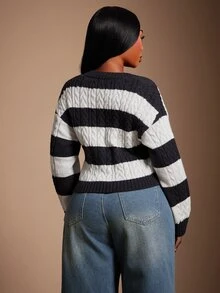 SHEIN SXY Sweater Lengan Panjang Model Crop Berkerah V Warna Hitam Putih untuk Musim Dingin - Hitam dan Putih - View 2