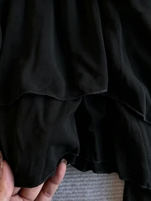 IslaSuriya 女款蕾絲拼接不對稱下擺抹胸上衣 - 黑色 - 查看 3