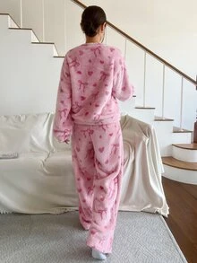 DAZY Set Piyama Wanita Atasan Lengan Panjang dan Celana Berbahan Plush dengan Motif Pita - Berwarna merah muda - View 2