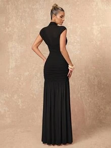 Lumalex Rok Bodycon Lengan Pendek Kerah Tinggi Bahan Jala Lembut yang Mengalir dengan Pinggang Berkerut dan Model Mengembang Penuh - Hitam - View 2