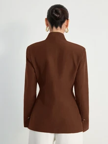 Aveloria Modichic 歐美新時尚百搭優雅極簡通勤女款西裝外套，金屬扣飾、純色、高端無領設計 - 咖啡棕 - 查看 2