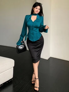 Celisse 女款條紋緞面翻領V領綁腰開衩襯衫 - 藏蓝色 - 查看 6