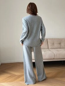 Feyla Set Rajut Atasan Lengan Panjang Motif Bunga & Celana Wanita - Grey - View 2