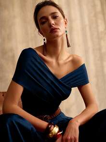 MOTF PREMIUM OFF-SHOULDER CRISS CROSS PLEATED FITTED ELASTIC SHORT T-SHIRT - Navy Blue - View 7