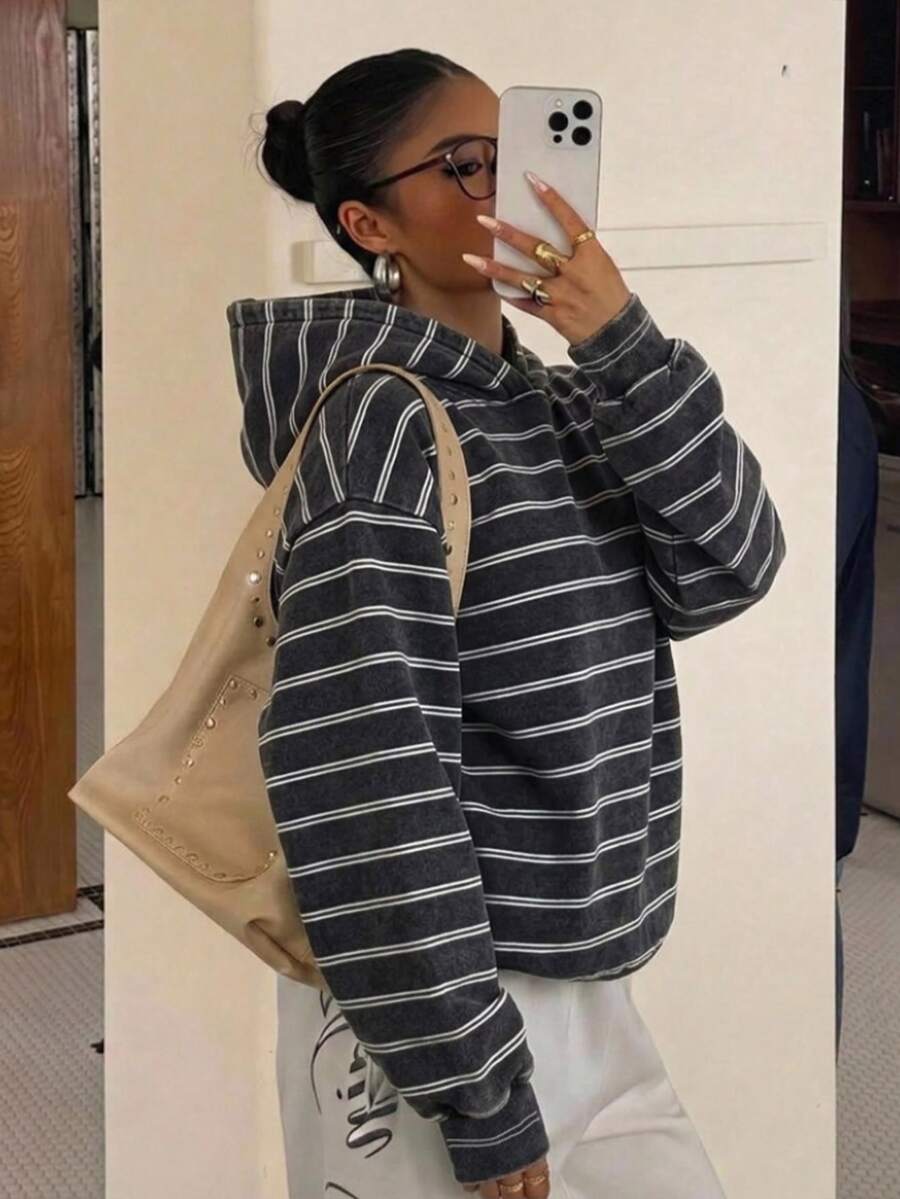 Muchica 女款寬鬆圓領運動衫,秋季服飾,黑白條紋運動衫,休閒極簡日常百搭,約會出遊穿搭,秋季穿搭,女款通勤穿搭,百搭上衣,出遊穿搭,機場穿搭 - 彩色 - 查看 1