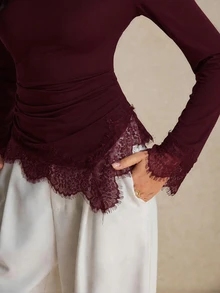 Poéselle Eyelash Lace Trim Ruched Tee - Burgundy - View 4