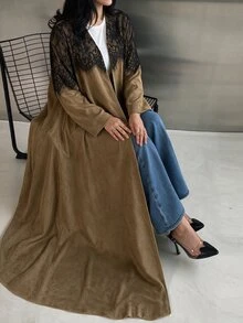 Yasmyna عباية نسائية بنية اللون مفتوحة من الأمام مزينة بتطريزات دانتيل بألوان متناقضة، بأكمام طويلة، بتصميم رومانسي أنيق مستوحى من الطراز العربي - بني - مشاهدة 9
