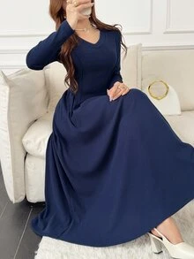 Feyla New French Style V-Neck Knit Base Layer Slimming Waist-Defining Long Dress - Navy Blue - View 4