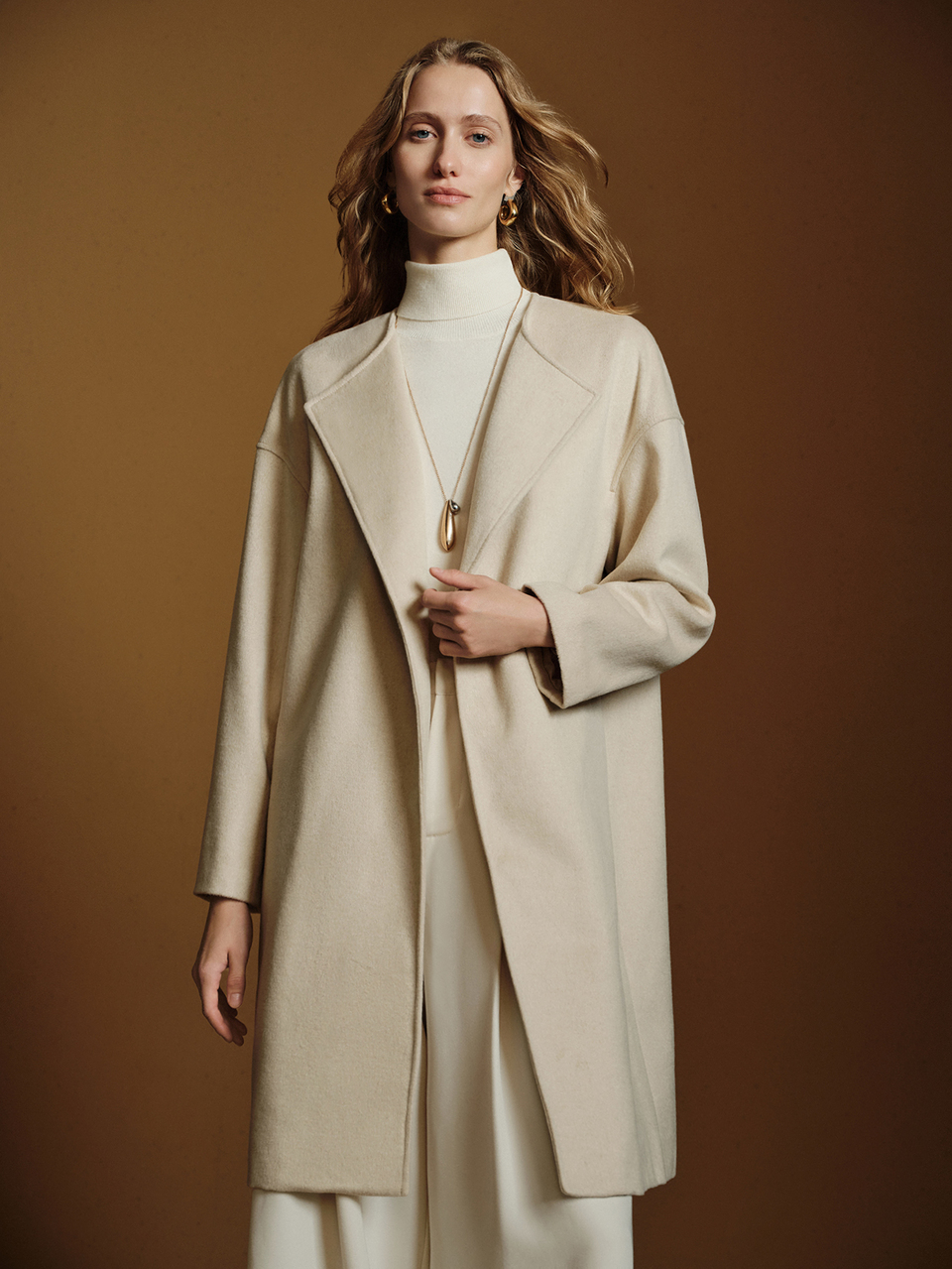 Anewsta New Autumn/Winter Khaki Buttonless Bathrobe Style Wool Blend Coat For Women, Large Lapel Loose H-Line Mid-Length Clean Design Jacket Suitable For Office Commute, Business Meetings, Dates & Gatherings, Shopping & Store Visits, Light Social Events
