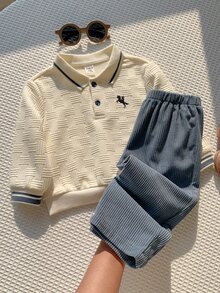 SHEIN 男嬰騎士圖案長袖 Polo 衫與長褲休閒日常套裝 - 彩色 - 查看 1