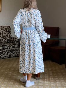DAZY Women's Deep V-Neck Floral Pattern Fashionable Elegant Nightgown - Blue - View 2