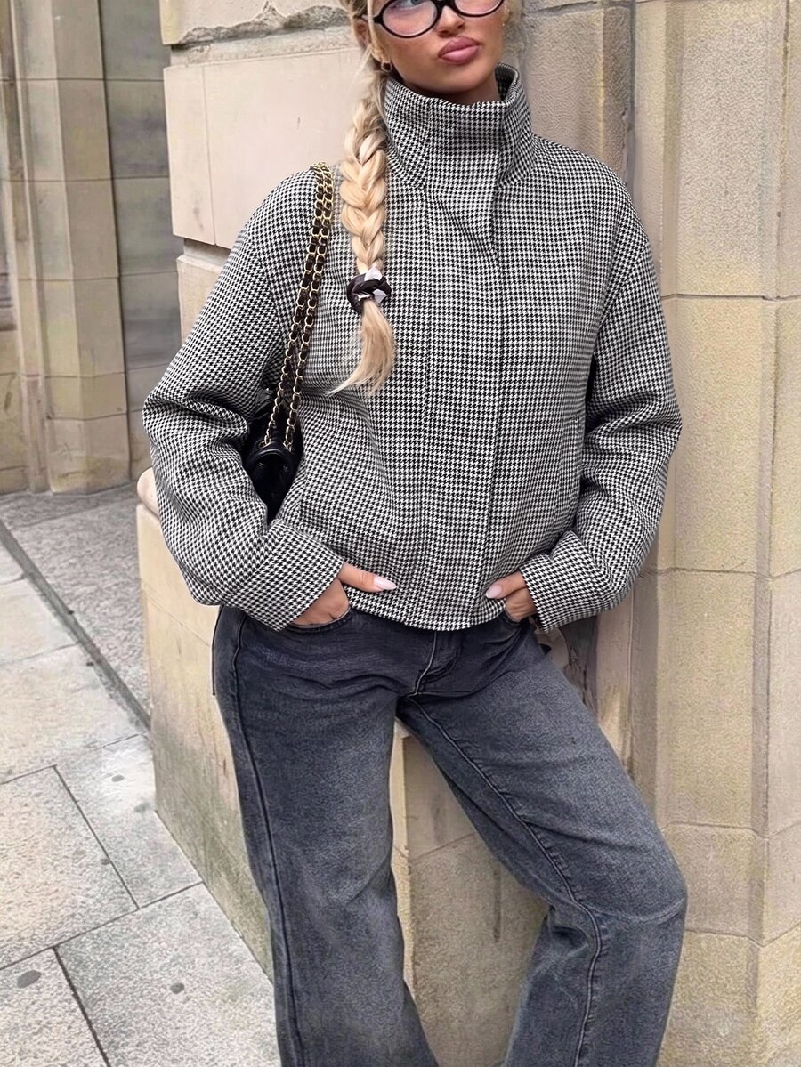 Aloruh 年輕女性百搭秋冬新款千鳥格立領寬鬆落肩長袖夾克,羊毛混紡 - 黑與白 - 查看 1