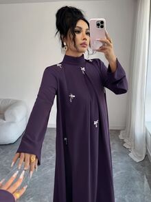 Yasmyna 女款純色花卉裝飾長袖立領百褶阿拉伯風洋裝 - 紫色 - 查看 4