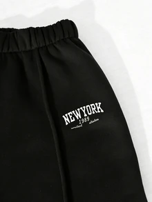 SHEIN Sparklyn 女童大童春秋冬季休閒兩件套，紐約字母印花立領衛衣與短褲套裝，保暖校園穿搭，適合日常上學通勤、外出散步、購物旅行，可搭配夾克、背心或鋪棉外套 - 黑色 - 查看 3