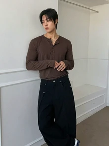 DAZY 男士紋理布料純色基本款半開襟T恤 - 棕色 - 查看 5