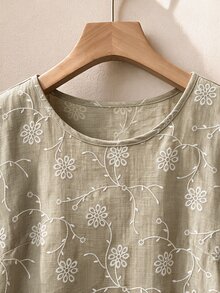 Rusticease 中老年女性圓領花卉刺繡圖案休閒聚會洋裝 - 巧克力棕 - 查看 4