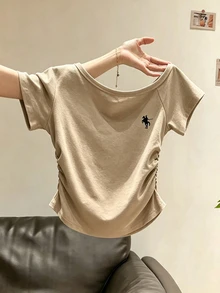 INAWLY 女款不對稱領刺繡胸前抓皺腰短版T恤 - 卡其色 - 查看 5