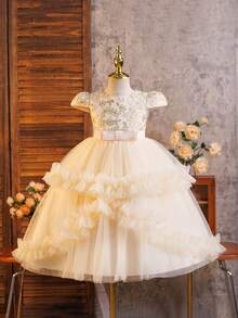 SHEIN Glamorique Kids 女童長款花卉洋裝 香檳色網紗刺繡婚禮派對公主禮服 香檳色蕾絲刺繡多層網紗荷葉邊花童公主裙 - 香檳色 - 查看 2