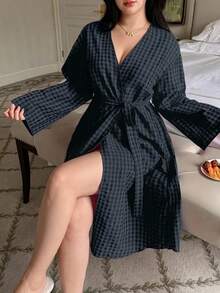 Dazy Plus Jubah Panjang Longgar Motif Kotak-kotak dengan Depan Asimetris untuk Musim Semi, Panas dan Gugur - Navy Blue - View 2