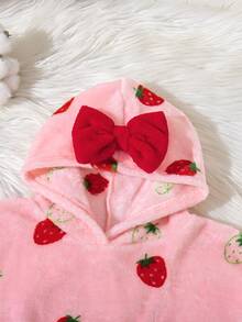 SHEIN 女嬰針織可愛仿皮草草莓圖案連帽休閒居家服 - 彩色 - 查看 6