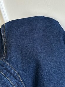 Siren Gaze Jaket Denim Longgar Wanita dengan Hiasan Gesper Logam - Putih - View 7