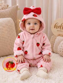 SHEIN Bộ romper trẻ em gái dệt kim màu trơn họa tiết dâu tây có mũ lông giả phong cách thường ngày - Nhiều màu - Xem 3