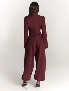 SHEIN BAE Setelan Blazer dan Celana Panjang Wanita Warna Burgundy dengan Kerah Tegak dan Bahu Lebar - Burgundy - View 2