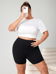 SHEIN CURVE+ 大尺碼女款純色休閒日常穿著緊身底層短褲 - 彩色 - 查看 4