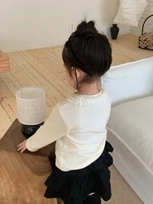 DAZY Áo bé gái màu trơn cổ tròn phối ren thời trang đa năng - Màu be - Xem 2