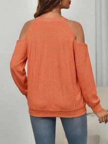 SHEIN LUNE CURVE Sweatshirt Wanita Ukuran Besar Warna Oranye Kasual untuk Harian dan Liburan dengan Desain Lusuh dan Motif Bahu Terbuka serta Cetakan Hitam - Jeruk - View 2