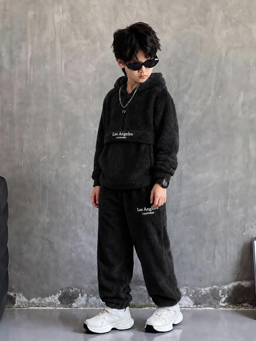 SHEIN 2pcs Kids Tween Boy Casual Daily Versatile Comfortable Plush Patchwork Hooded Half-Zip Pullover Long Sleeve Sweatshirt & Loose Cuffed Knit Pants Fleece Lined Thick Sweatshirt Set - Black - View 1