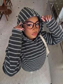 Muchica 女款寬鬆圓領運動衫，秋季服飾，黑白條紋運動衫，休閒極簡日常百搭，約會出遊穿搭，秋季穿搭，女款通勤穿搭，百搭上衣，出遊穿搭，機場穿搭 - 彩色 - 查看 3
