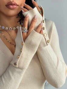 Coolane 女款秋冬街頭風休閒度假優雅約會時尚基本款彈性舒適保暖米色修身V領長袖針織衫 - 杏色 - 查看 2